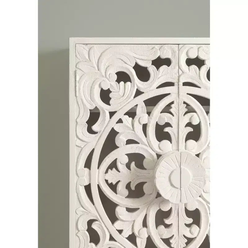 Armoire murale en bois sculpté