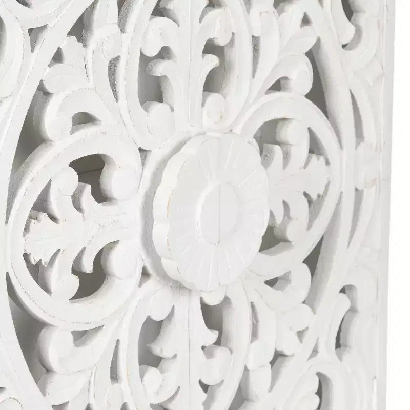 Armoire murale en bois sculpté