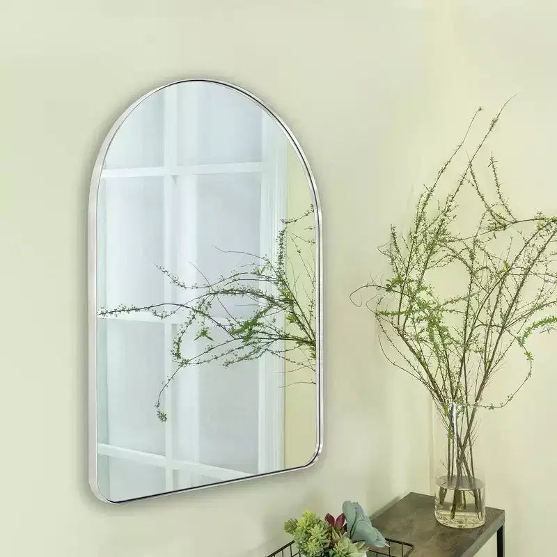 Miroir de courtoisie mural à cadre arqué en acier inoxydable