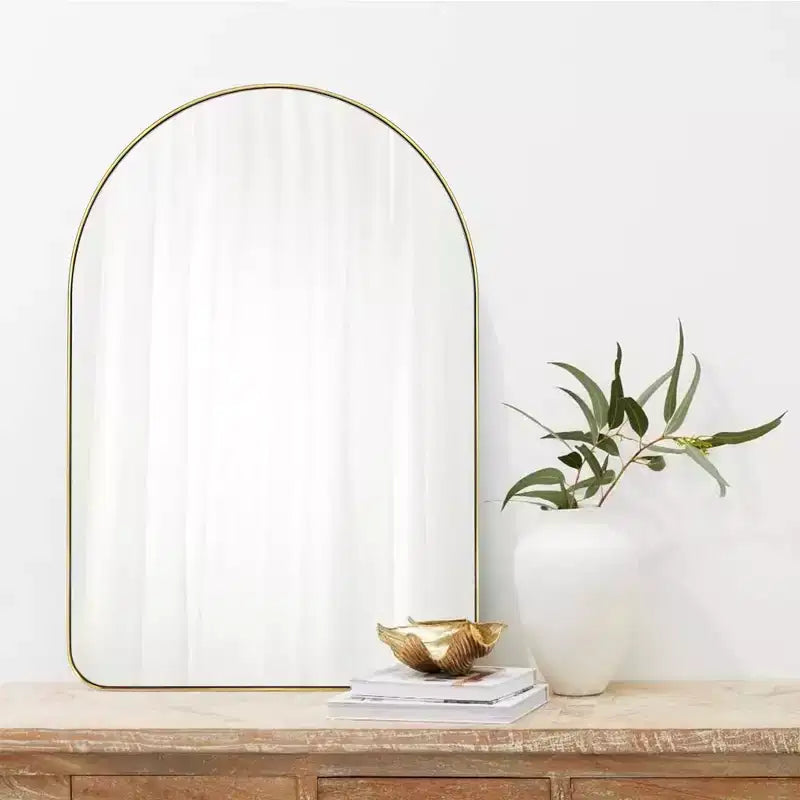 Miroir de courtoisie mural à cadre arqué en acier inoxydable