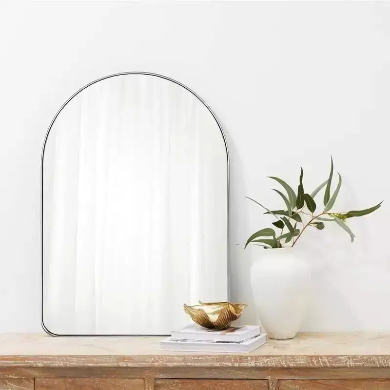 Miroir de courtoisie mural à cadre arqué en acier inoxydable